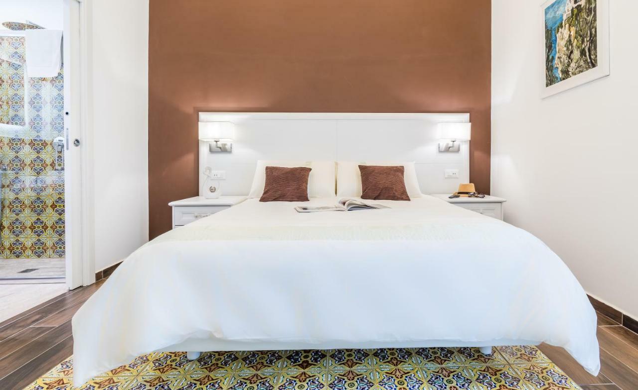 Suites Sorrento Elegance Extérieur photo